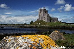 castle-in-distance.jpg (13637 bytes)